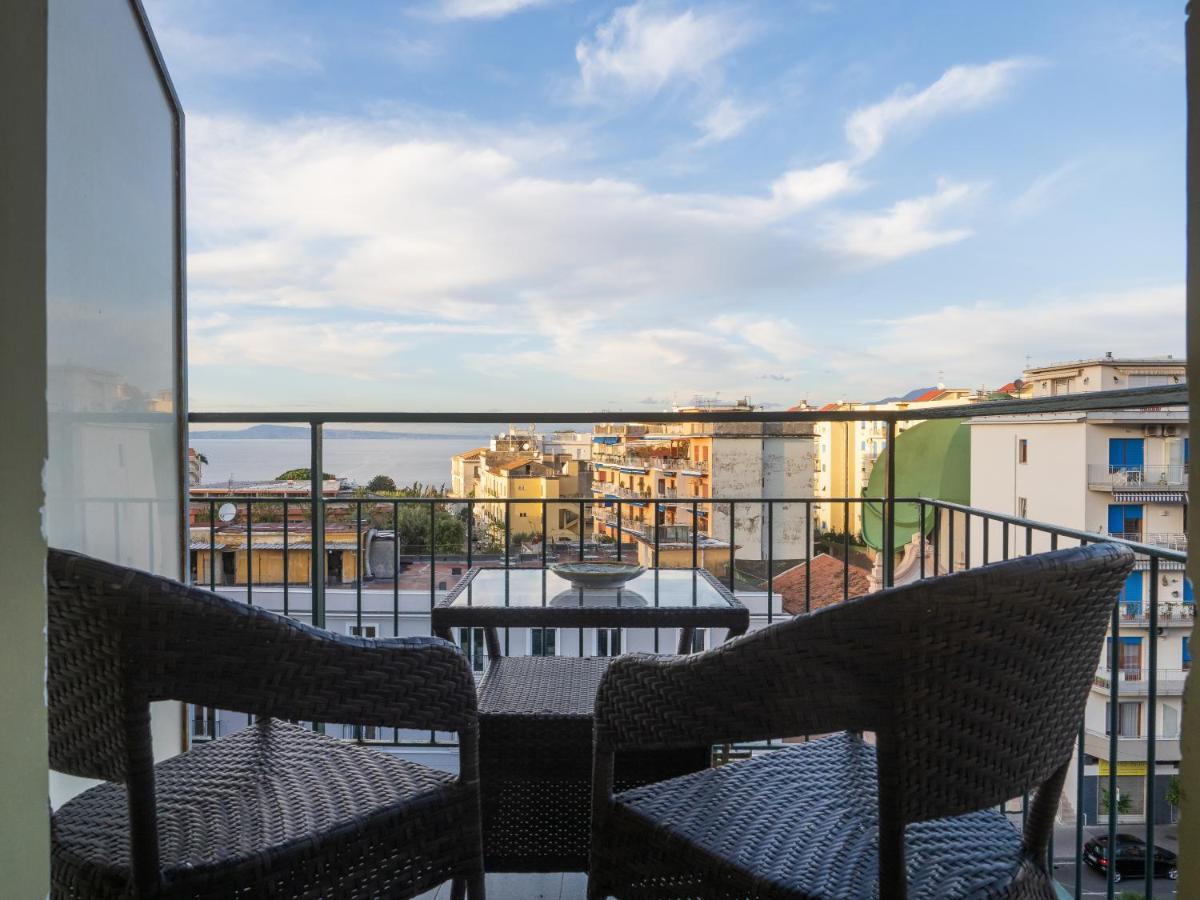 Rossella Holiday Home Соренто Екстериор снимка