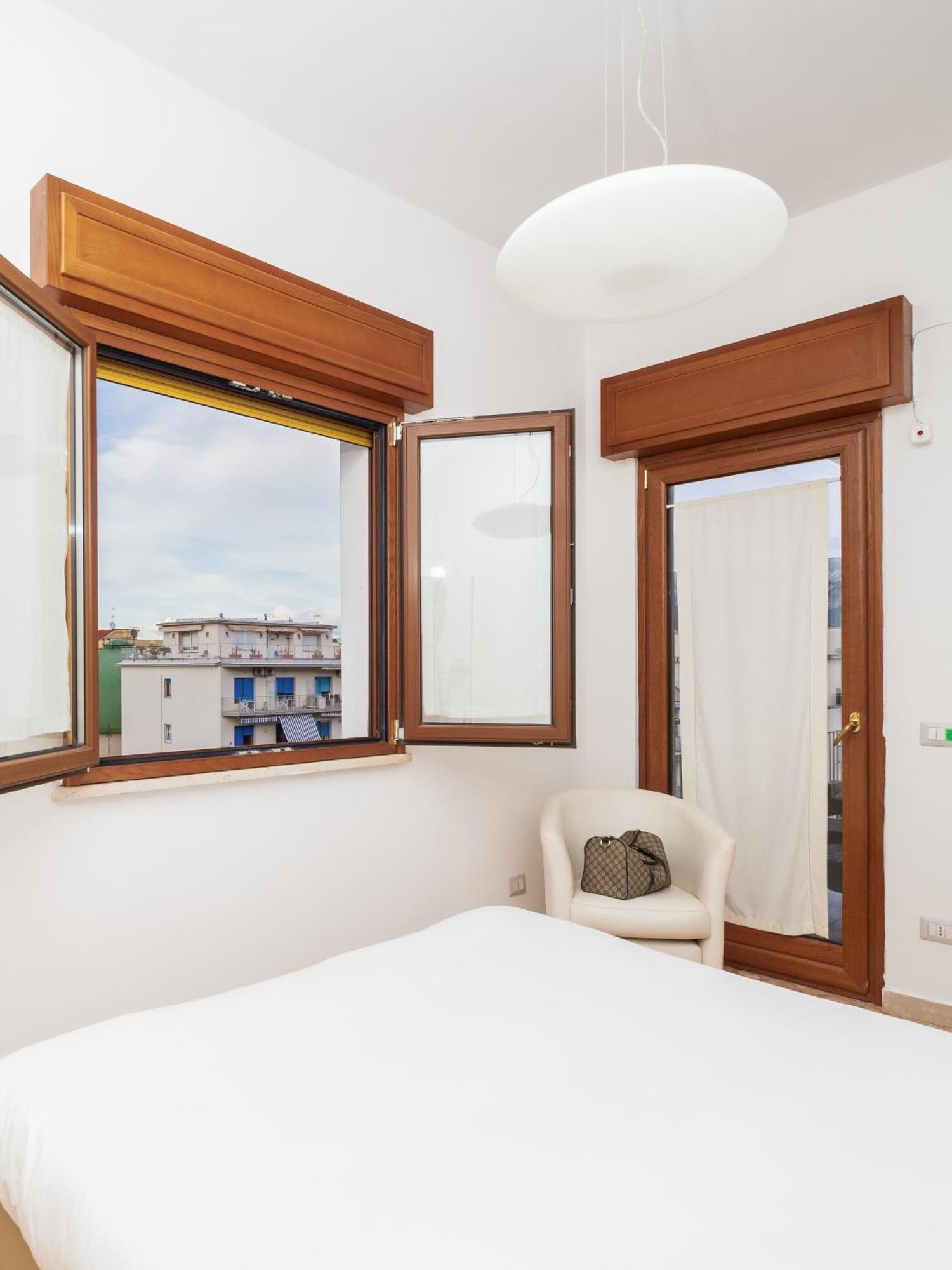 Rossella Holiday Home Соренто Екстериор снимка